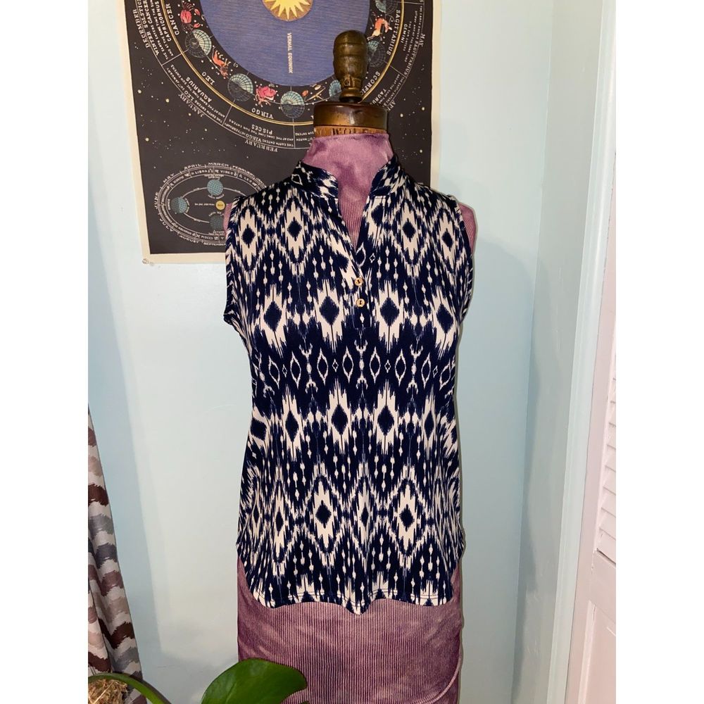 Carol Rose Navy Blue & Cream Sleeveless Aztec Chevron Hadley Blouse - Medium
